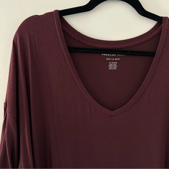 American Eagle | Soft & Sexy V-neck T-shirt - Picture 3 of 5